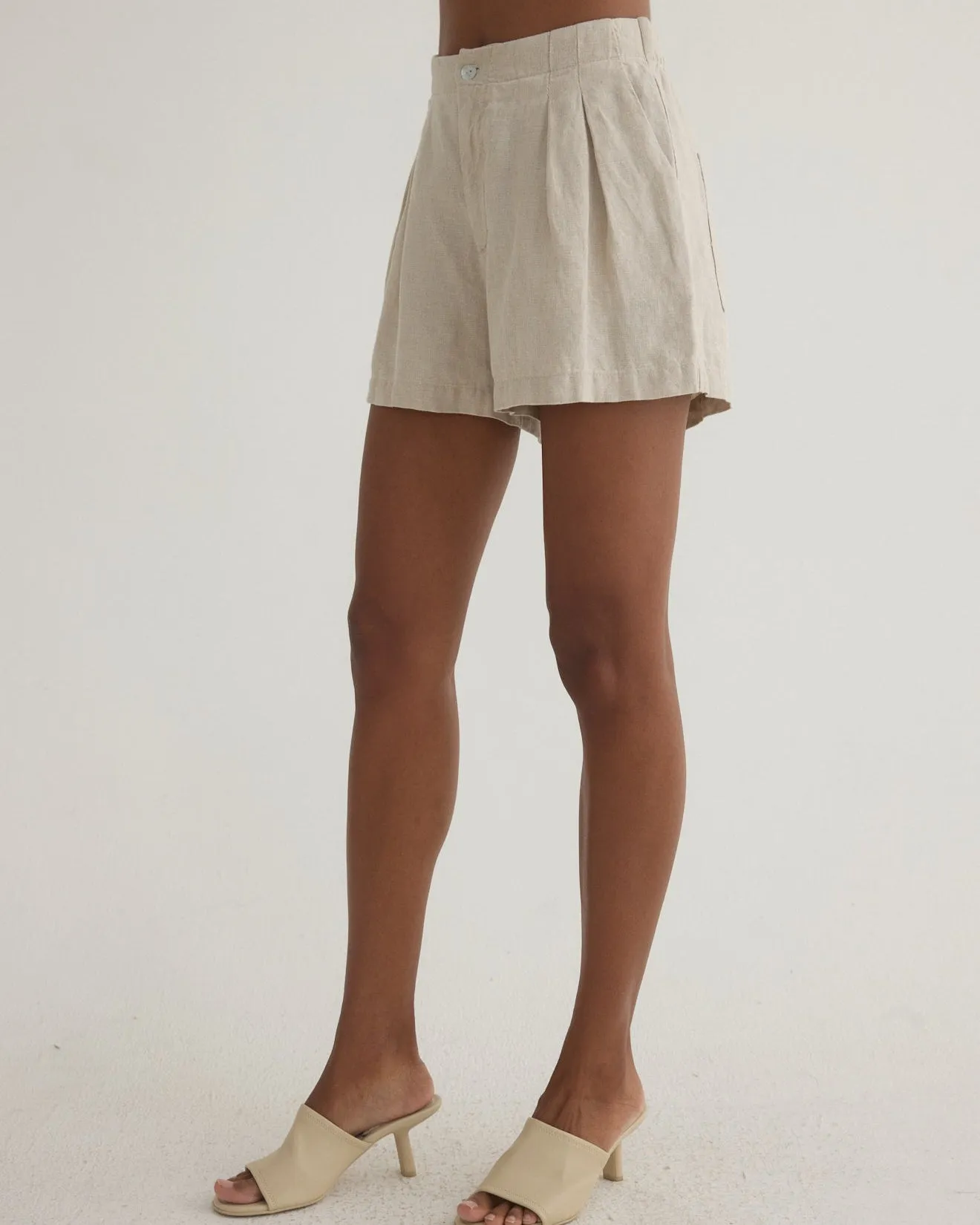 Double Pleat Short - Linen Sand