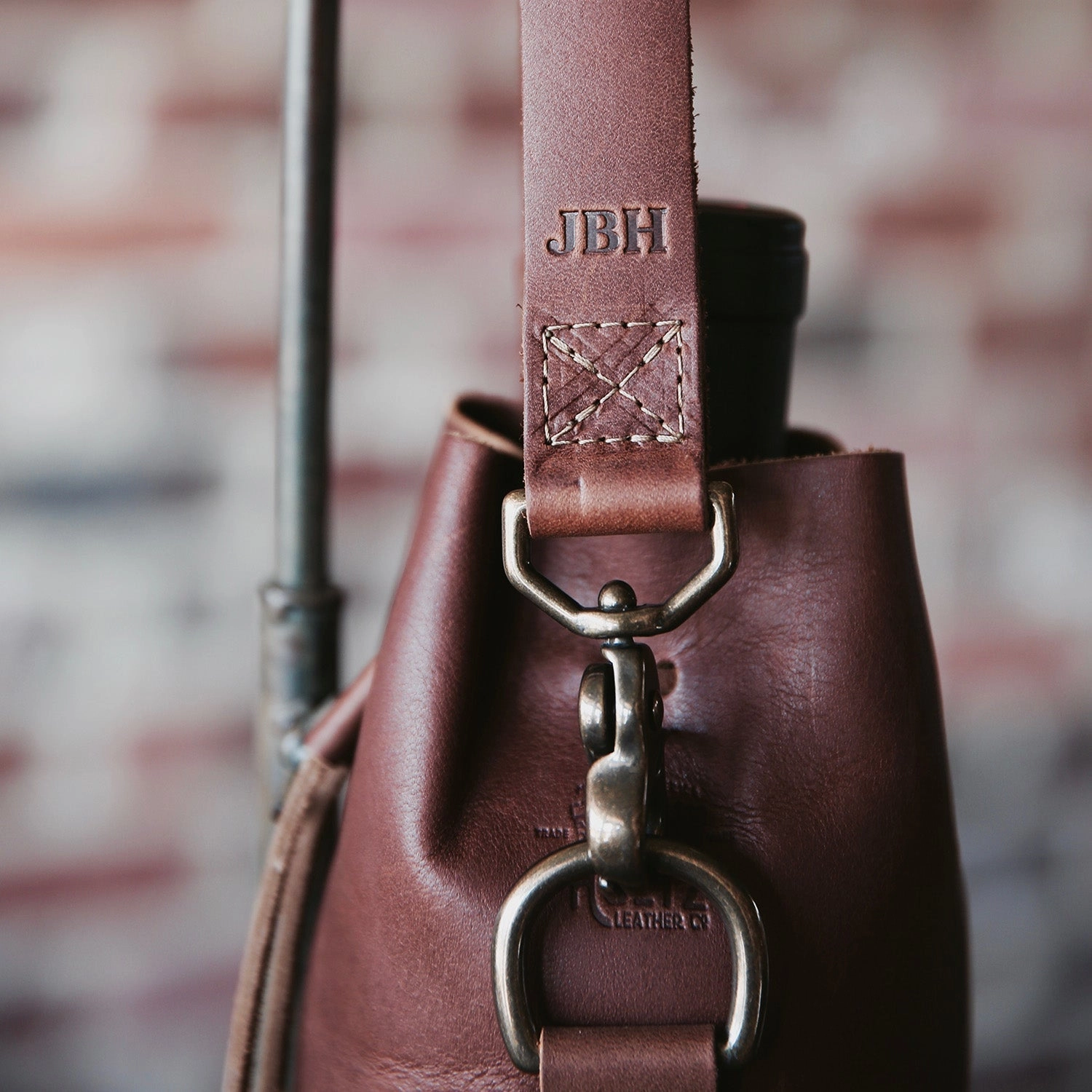Your Logo   Our Leather - The Muscadine Personalized Fine Leather Wine Tote Wine Bottle Carrier Bag - Custom Logo and Corporate Gifting